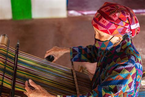 Apuh Ambalang and the Yakan Weaving Tradition – National .